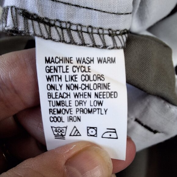 Izod Mens 38 Olive Green Pleated Front Shorts Bermuda 100% Polyester Golf - Picture 7 of 9